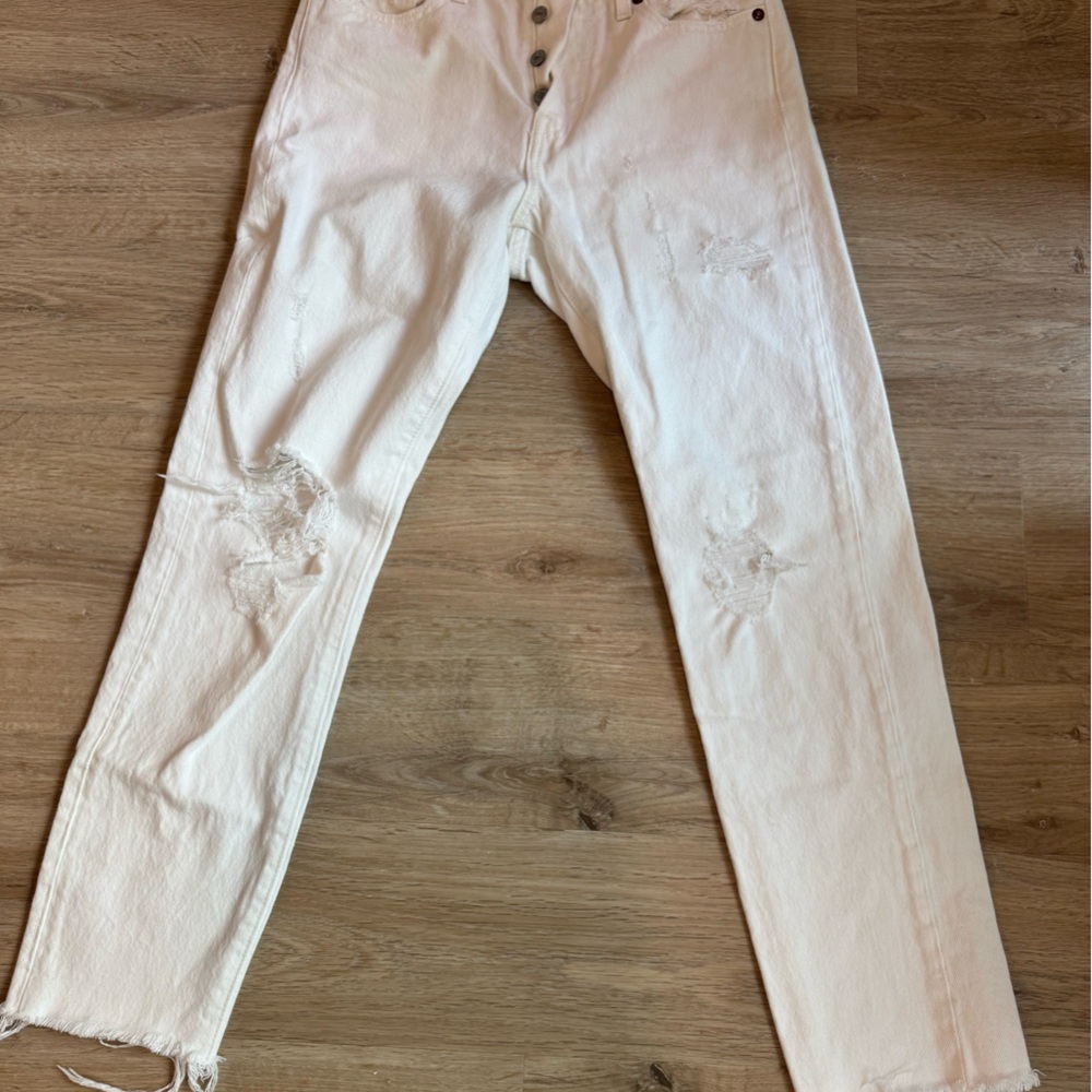 Levis Distressed straight White Denim Jeans